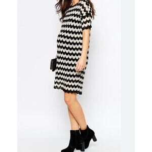 ASOS Maternity Size Medium Black and Beige Scalloped Chevron Knit Dress